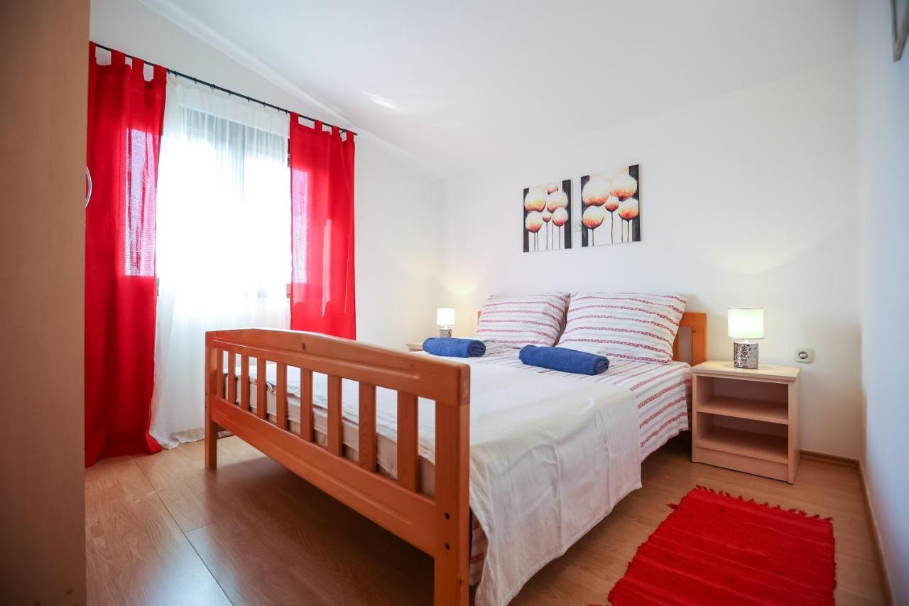 Apartamento Pool Julia *
